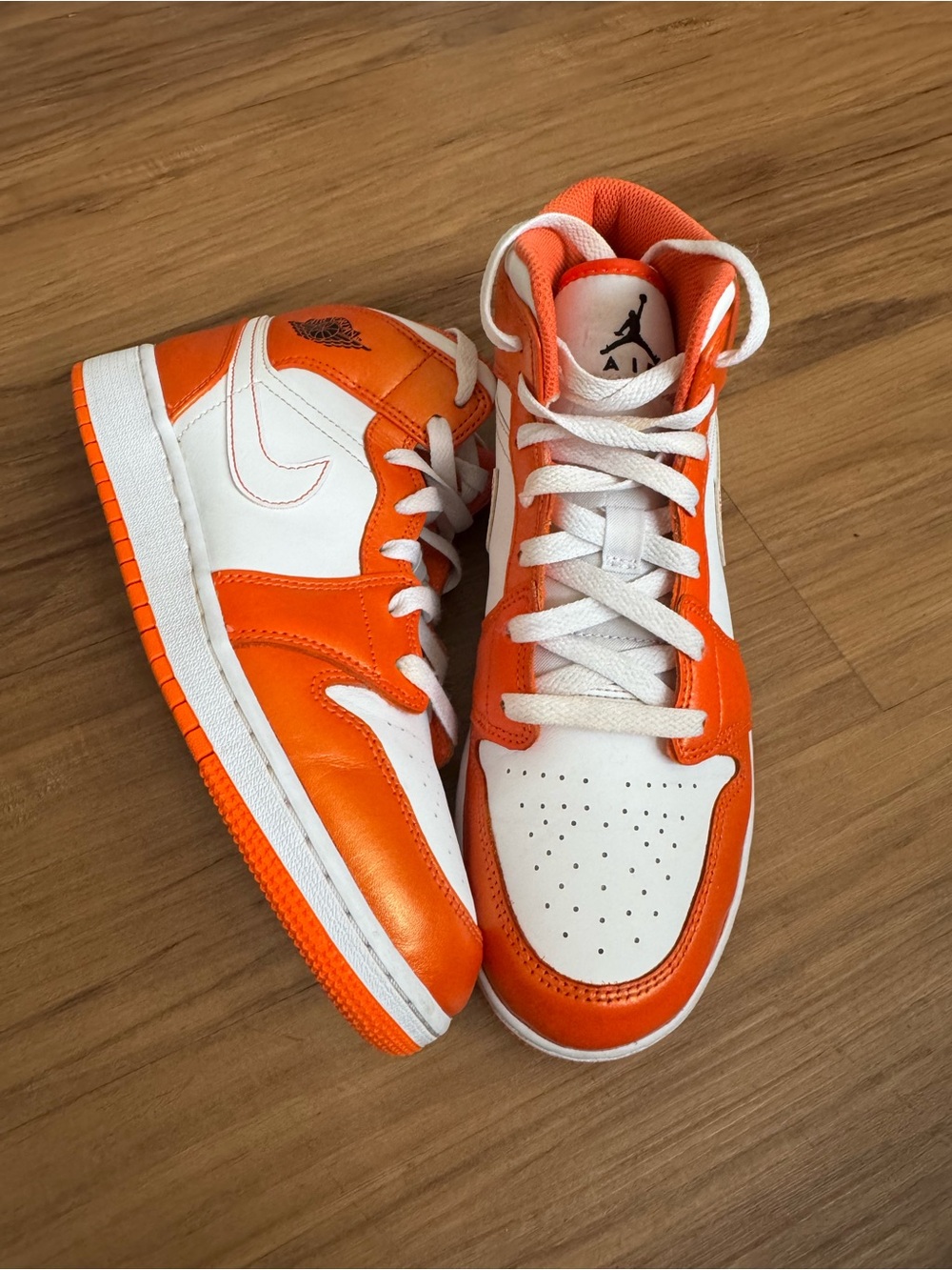 Nike Air Jordan 1 Mid SE "Electro Orange" sneakers